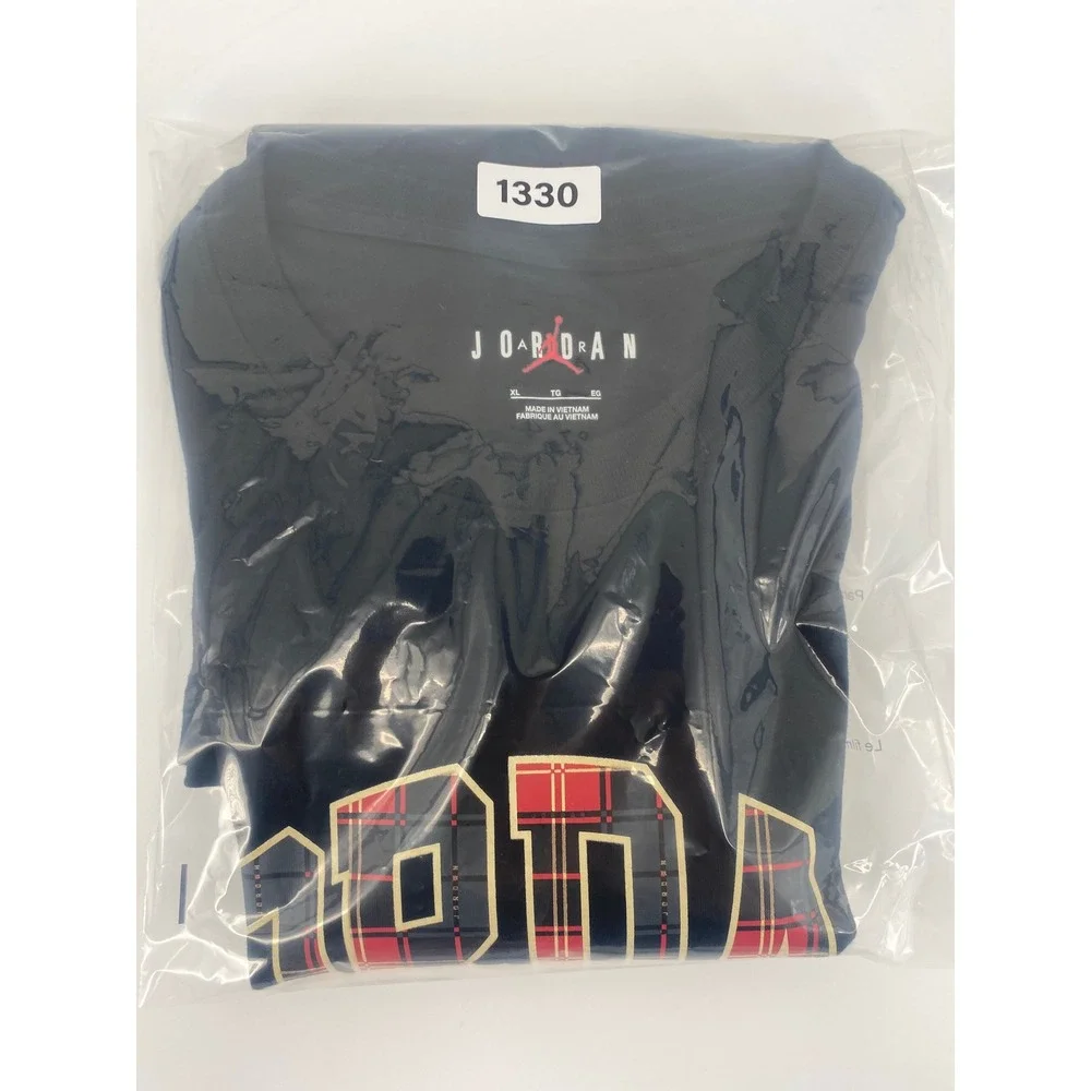 Jordan Graphic T-Shirt XL Black Excellent Plaid Logo Short Sleeve Cotton Tee